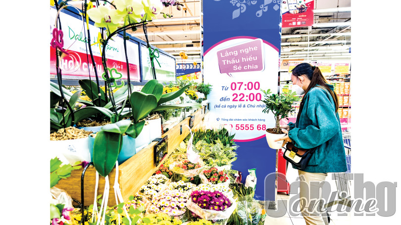 Nhộn nhịp thị trường quà tặng ngày 20-10