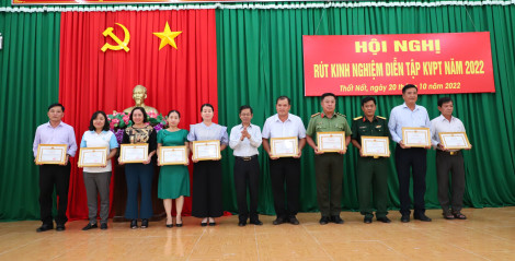 1.709 cán bộ, chiến sĩ đã tham gia diễn tập khu vực phòng thủ quận Thốt Nốt