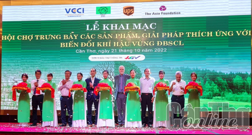 Khai mạc Hội chợ trưng bày các sản phẩm, giải pháp thích ứng biến đổi khí hậu vùng ĐBSCL
