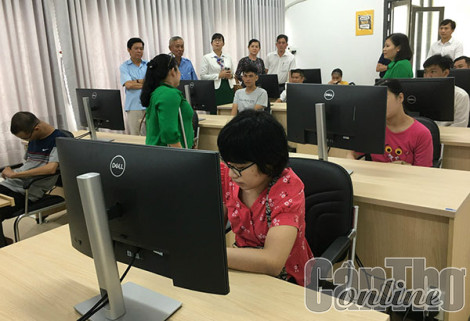 Khai giảng lớp nghề chỉnh sửa hình ảnh