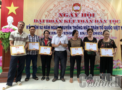 Vui Ngày hội đoàn kết