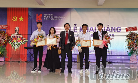 Trường Đại học Kiến trúc TP Hồ Chí Minh - Trung tâm Đào tạo cơ sở Cần Thơ đón 130 tân sinh viên