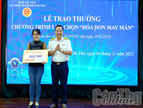 Cục Thuế Cần Thơ trao thưởng chương trình “Hóa đơn may mắn”