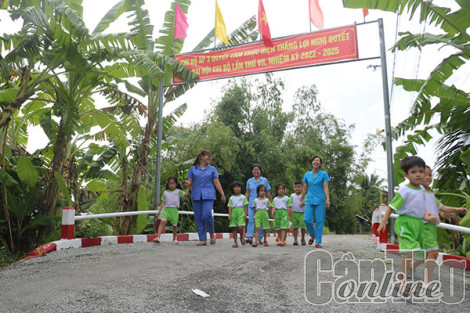 Ðoàn viên, thanh niên tham gia đảm bảo an toàn giao thông