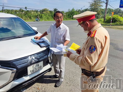 Phối hợp tuyên truyền đảm bảo an toàn giao thông