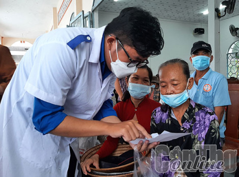 Suy dinh dưỡng ở người lớn tuổi