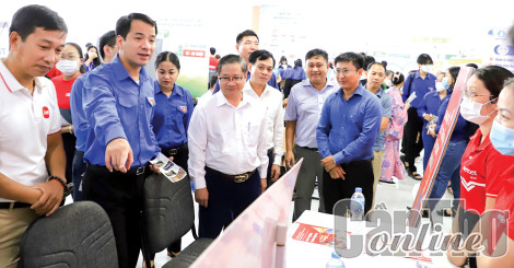 Tư vấn, giới thiệu việc làm cho người lao động