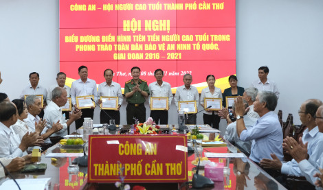 Phát huy vai trò người cao tuổi trong giữ gìn an ninh trật tự