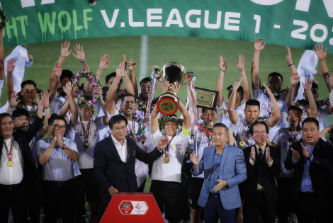 CLB Hà Nội vô địch và nước mắt Sài Gòn FC