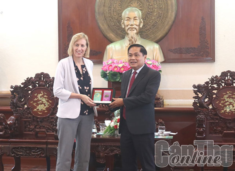 Lãnh đạo TP Cần Thơ tiếp Tổng Lãnh sự Hoa Kỳ tại TP Hồ Chí Minh