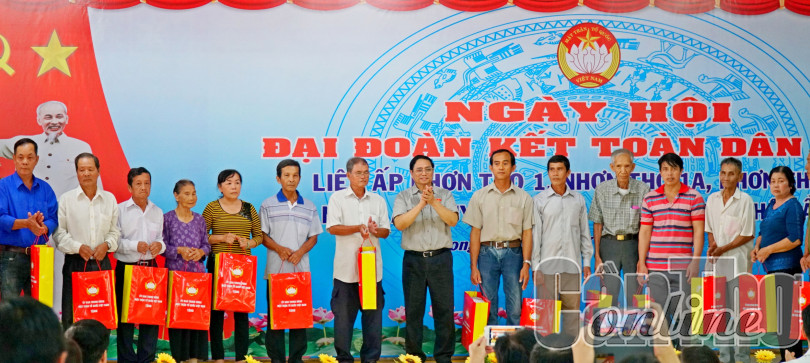 Thủ tướng Phạm Minh Chính dự Ngày hội Đại đoàn kết toàn dân tộc tại xã Nhơn Ái, huyện Phong Điền