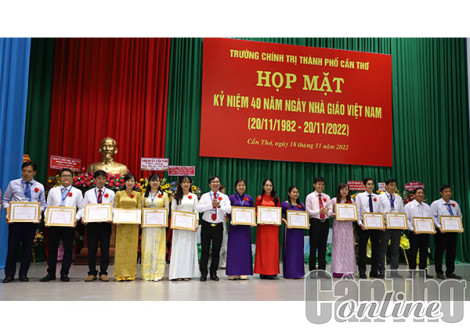 Nhiều hoạt động kỷ niệm 40 năm Ngày Nhà giáo Việt Nam