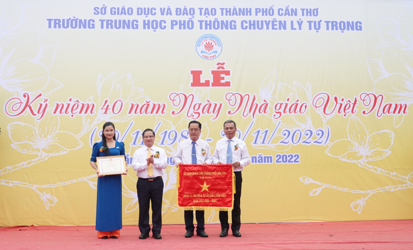 Thực hiện đầy đủ, kịp thời các chế độ, chính sách cho người công tác trong ngành Giáo dục và Đào tạo
