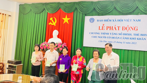 Phát động chương trình tặng sổ bảo hiểm xã hội, thẻ bảo hiểm y tế cho người có hoàn cảnh khó khăn