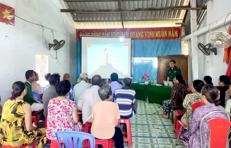សុក​ត្រាំង​ ផ្សព្វ​ផ្សាយ​ច្បាប់​ការ​ពារ​ព្រំ​ដែន​វៀត​ណាម​ដល់​ជន​រួម​ជាតិ​ខ្មែរ​នៅ​តំ​បន់​ព្រំ​ដែន​សមុទ្រ​