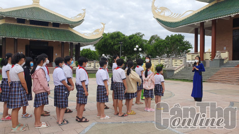 Tăng cường sự lãnh đạo của Đảng về thực hiện văn hóa ứng xử trong trường học