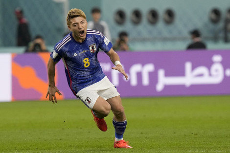 Ngược dòng hạ “La Roja”, “Samurai xanh” tạo kỳ tích châu Á