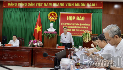 Họp báo thông tin kỳ họp cuối năm của HĐND thành phố