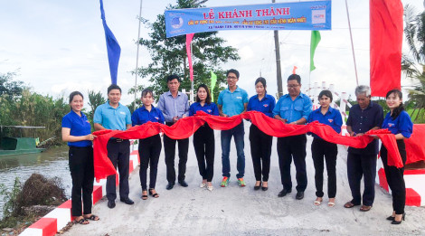 Khánh thành và khởi công nhiều công trình cầu Hy Vọng