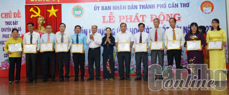 Thúc đẩy phong trào thi đua học tập thường xuyên, học tập suốt đời