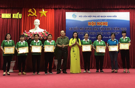 Phát huy hiệu quả mô hình phụ nữ tự quản an toàn giao thông