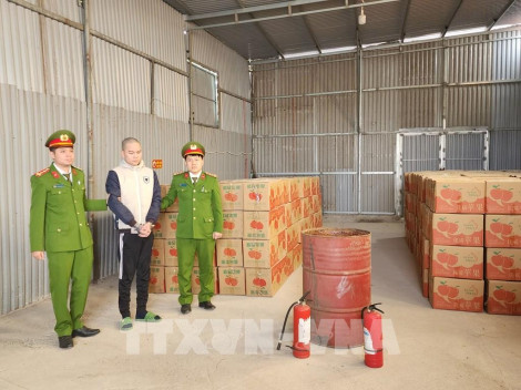 Bắt giữ đối tượng tình nghi trong vụ án thu giữ gần 7 tấn pháo