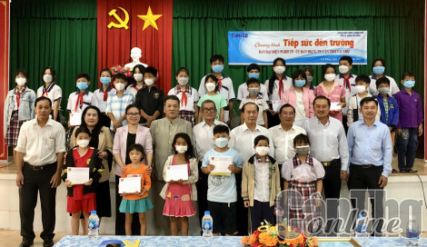 Thực hiện các hoạt động từ thiện xã hội với tổng trị giá hơn 9,4 tỉ đồng