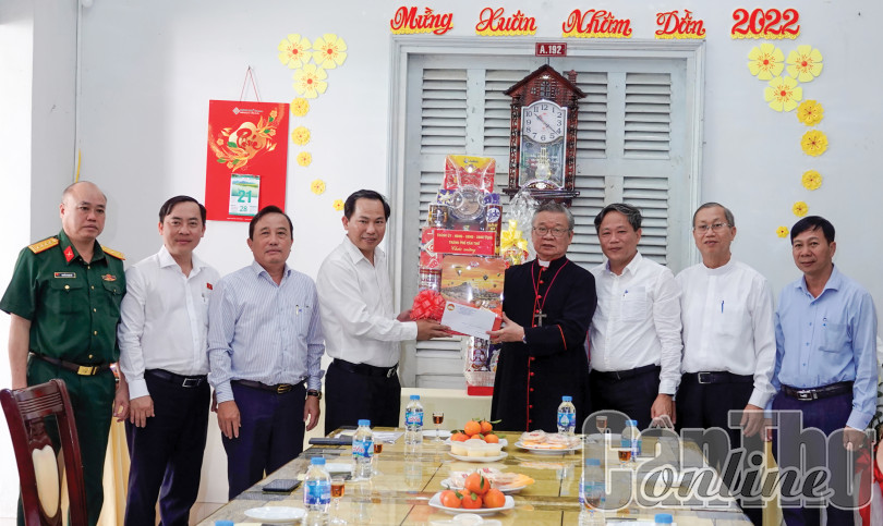 Lãnh đạo thành phố chúc mừng Giáng sinh đồng bào Công giáo và Tin lành