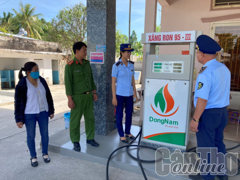 Xử phạt 1 doanh nghiệp xăng dầu giảm lượng hàng bán ra