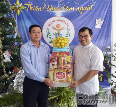 Thăm, chúc mừng Lễ Giáng sinh của đồng bào Công giáo, Tin lành