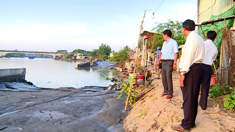 Sạt lở trên 82m thành kè sông Măng Thít