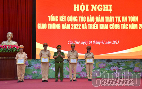 Tăng cường phối hợp với sở, ngành có liên quan trong công tác bảo đảm trật tự an toàn giao thông