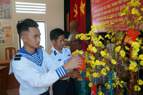 Lính đảo đón Tết