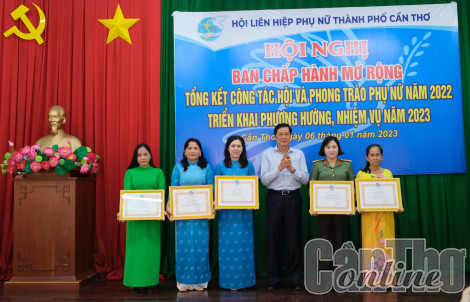 Xây dựng tổ chức Hội vững mạnh, hỗ trợ phụ nữ phát triển toàn diện