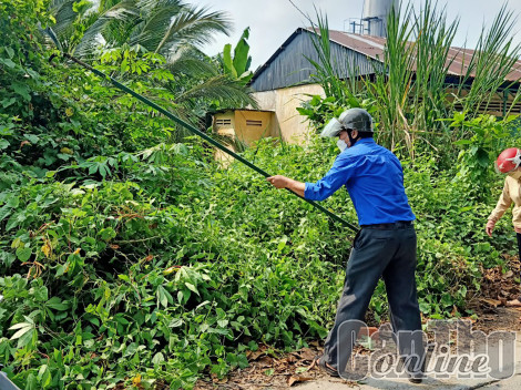 Đoàn viên, thanh niên tham gia đảm bảo an toàn giao thông