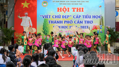450 học sinh tranh tài tại Hội thi “Viết chữ đẹp” cấp tiểu học
