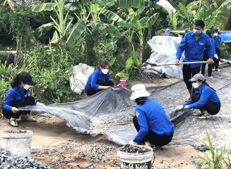 Xung kích tham gia đảm bảo an toàn giao thông