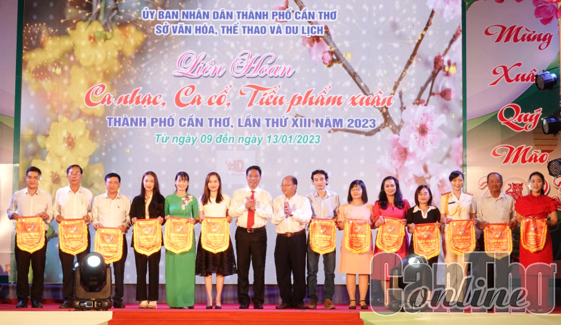 Cần Thơ tổ chức Liên hoan “Ca nhạc, Ca cổ, Tiểu phẩm Xuân”