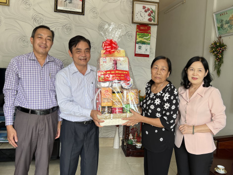 Chăm lo Tết cho các gia đình chính sách, những hoàn cảnh khó khăn