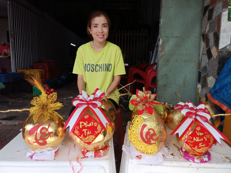 Bưởi, dừa dát vàng độc lạ chưng tết