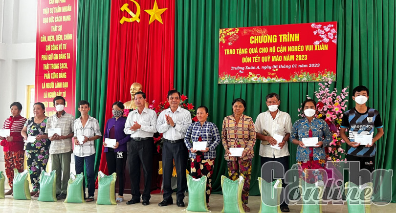 Mang Tết đến với mọi nhà, mọi người