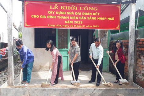Khởi công Nhà Ðại đoàn kết cho gia đình thanh niên sẵn sàng nhập ngũ năm 2023