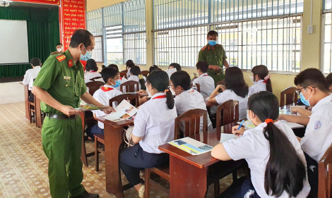 Tăng cường tuyên truyền pháp luật về giao thông trong học đường