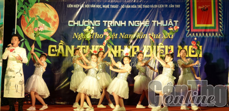 “Cần Thơ nhịp điệu mới” chào mừng Ngày Thơ Việt Nam
