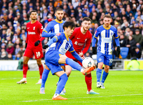 Mitoma đá văng Liverpool khỏi Cúp FA