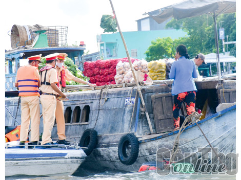 Phối hợp đảm bảo an toàn giao thông