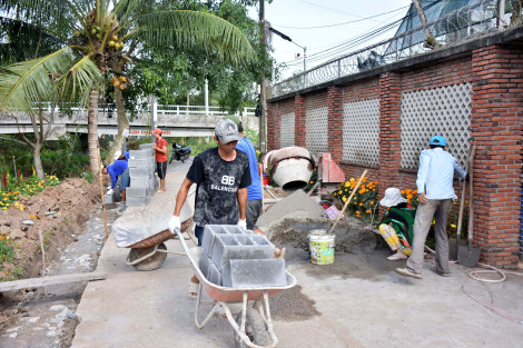 Huy động sức dân để nâng cấp,mở rộng lộ giao thông