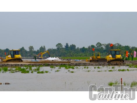 Nỗ lực đảm bảo tiến độ dự án cao tốc Cần Thơ - Cà Mau