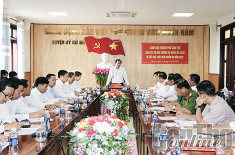 Phát huy vai trò trung tâm đoàn kết của Ban Thường vụ Huyện ủy Cờ Ðỏ