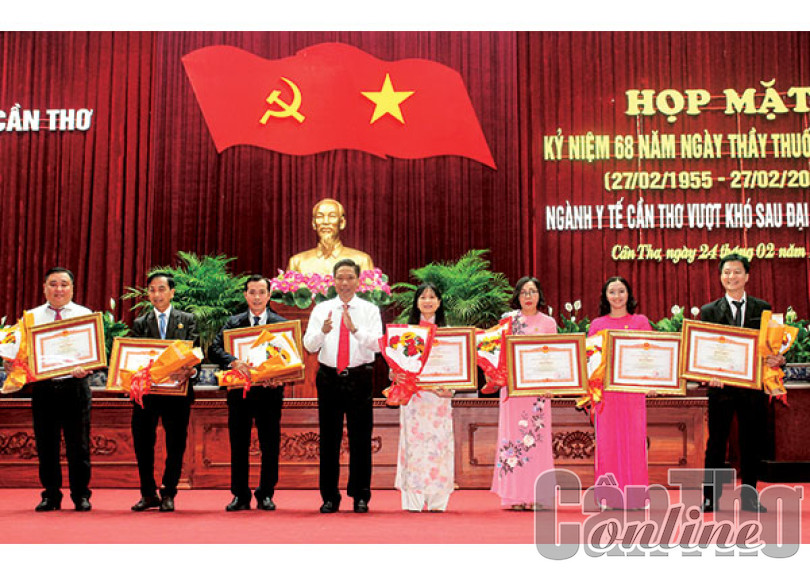 Họp mặt kỷ niệm Ngày Thầy thuốc Việt Nam